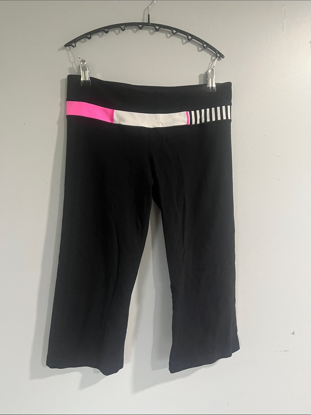 lululemon athletica Black Capri Leggings with Pink & White Waistband 8